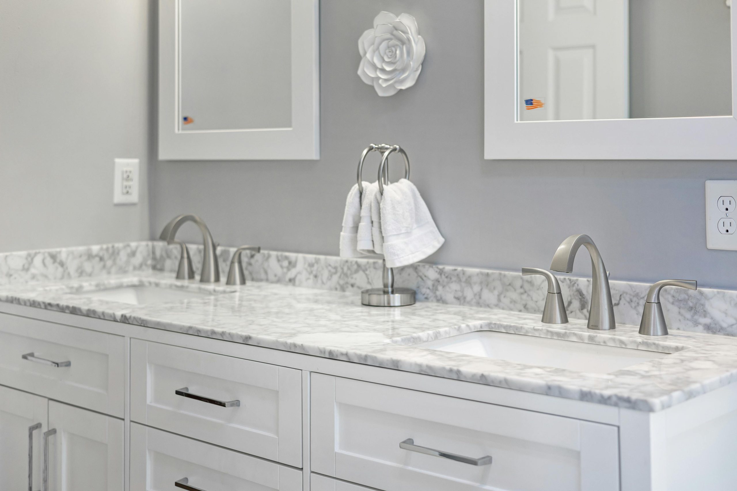 “Find a Bathroom Sink Manufacturer for Custom Designs”