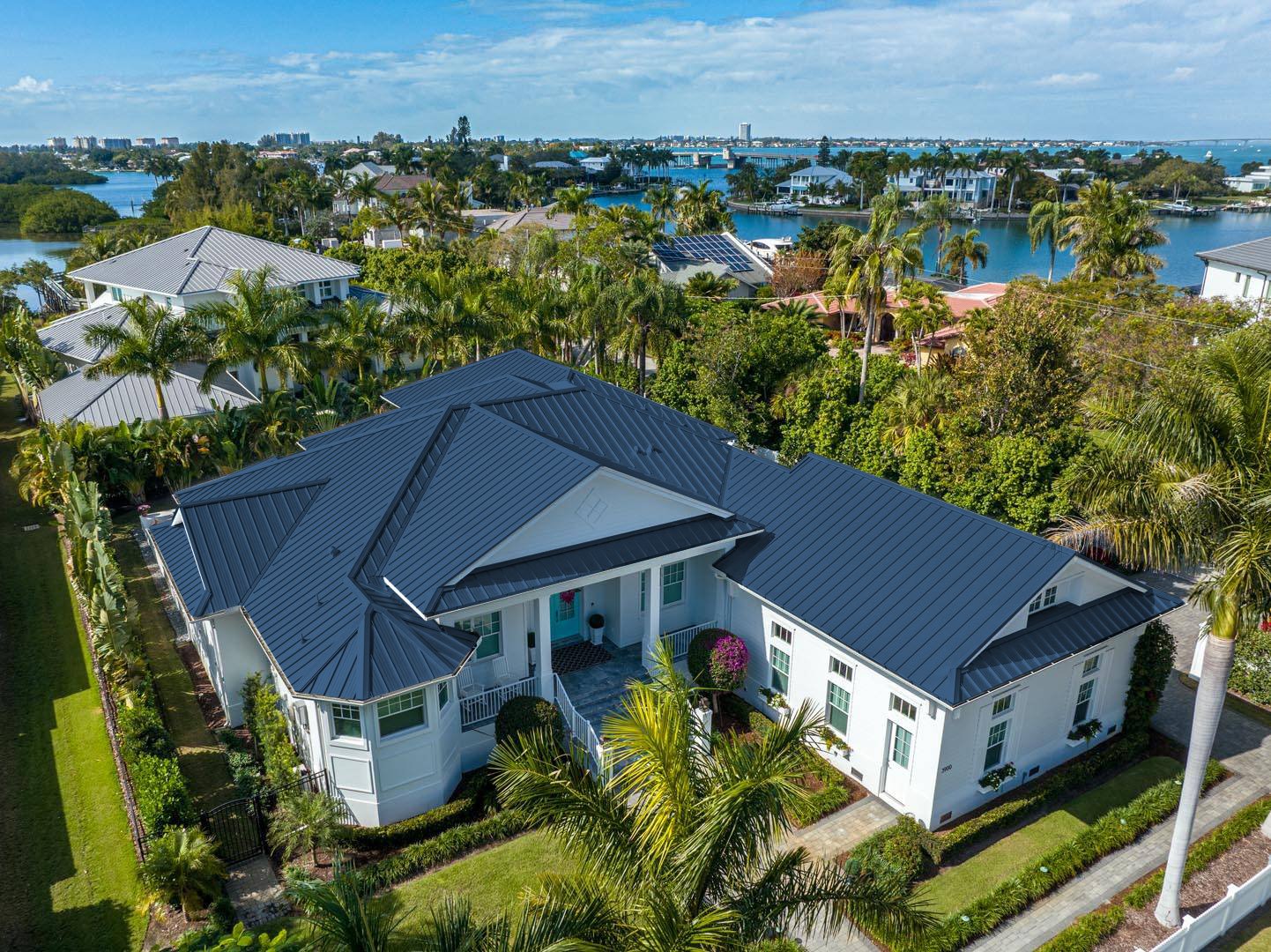 Luxury Metal Roofing Elevates Homes with Style