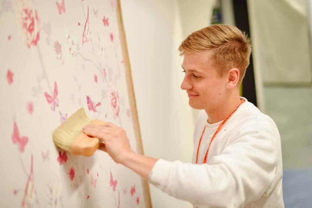 9 Must-Know Painting and Decorating Tips for Homes