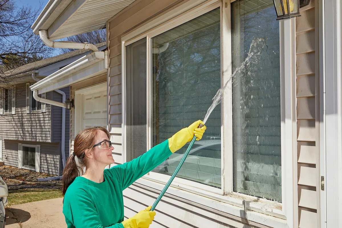 Window Cleaning Solutions for Stunning View and Stress Free