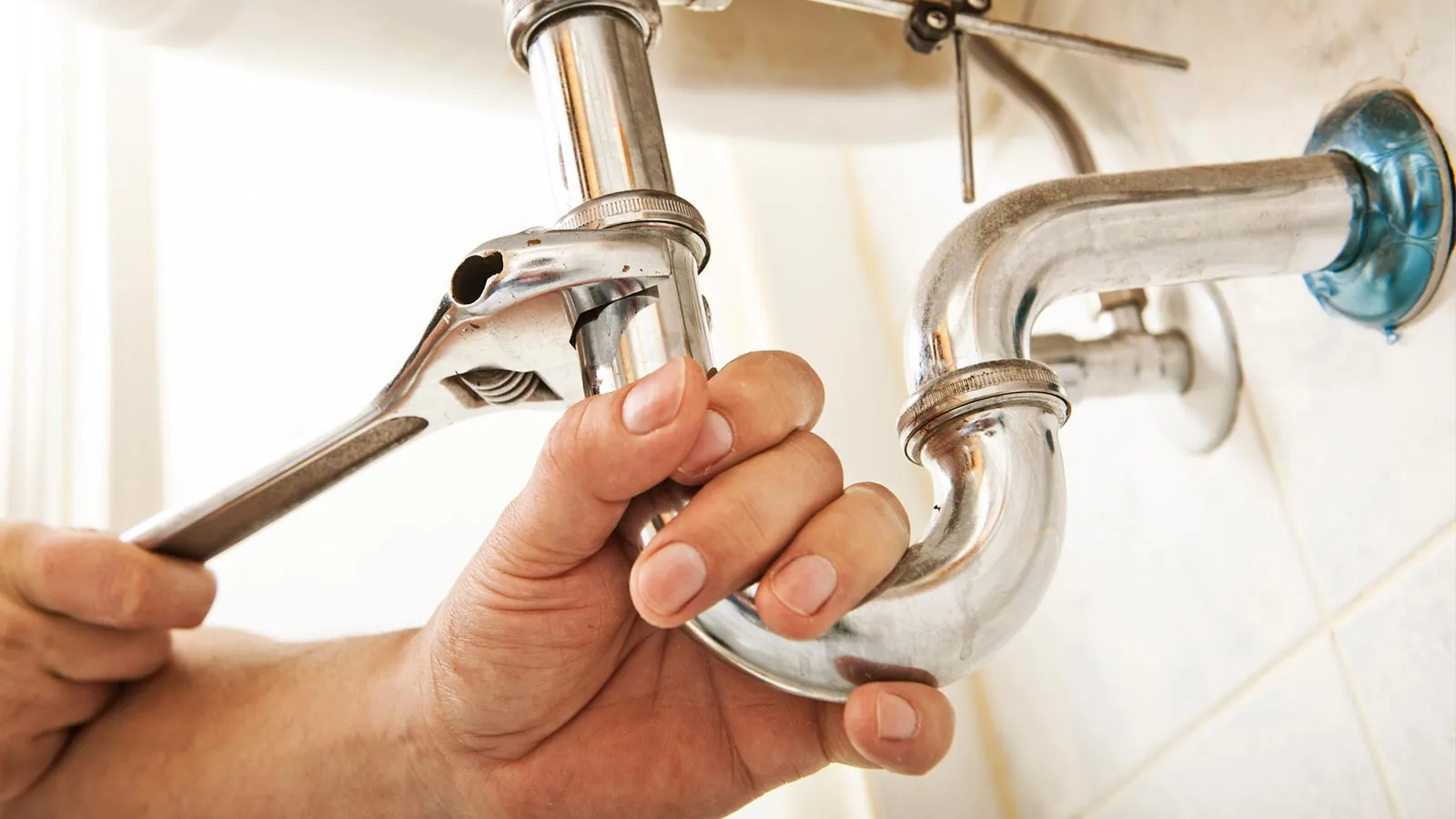 4 Expert Ways a Plumber Near Me Can Save You Money