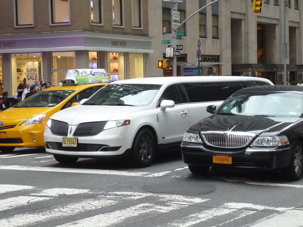 6 Advantages of Using Car Service from Vancouver Airport